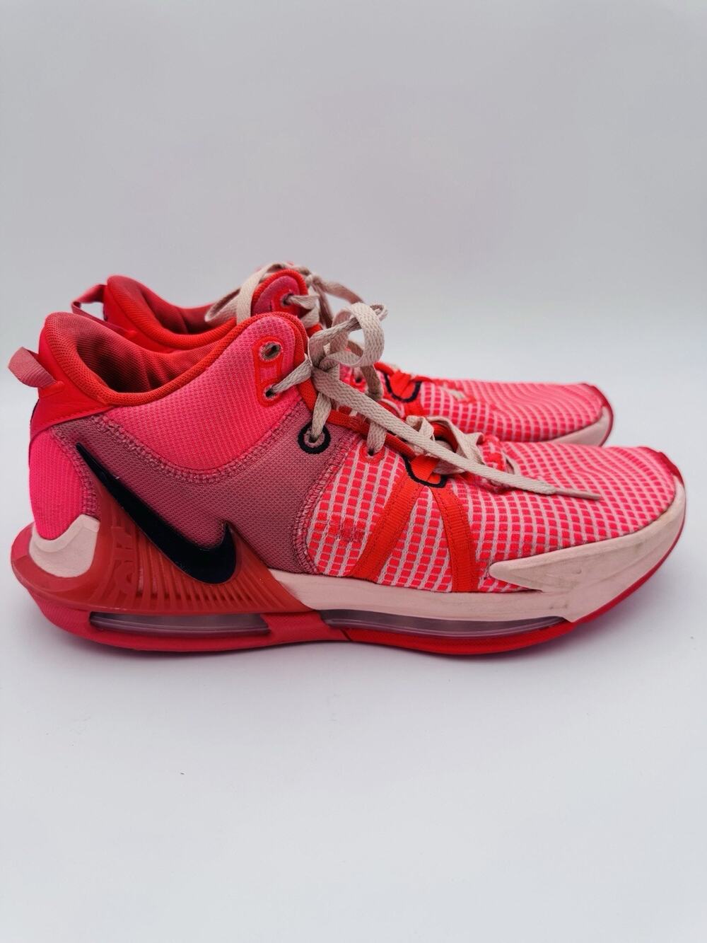 Nike LeBron 19 Bright Mango Basketball Shoes Men’s Size 12 DM1173-600